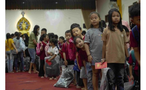 Dana Cinta Kasih Pengobatan 200 Umat & 150 Anak Buddhis