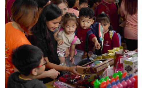 Dana Cinta Kasih Pengobatan 200 Umat & 150 Anak Buddhis