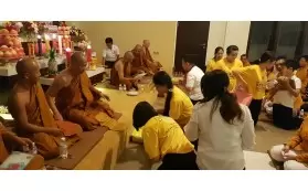 Sanghadana Kathina Kepada 60 Anggota Sangha di Nusantara