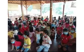 Dana Bayarin Uang Sekolah Anak Buddhis Santi Sukha Arama
