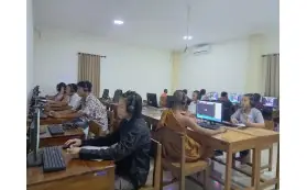 Dana Guru dan Komputer Untuk Pesastrian Buddhis