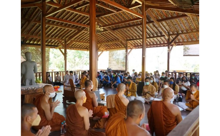 Sangha Dana Kathina kepada 30 Sangha di Santi Sukha Arama