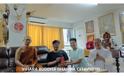 Sanghadana di Masa Vassa kepada Bhikkhu Sangha di 11 Vihara