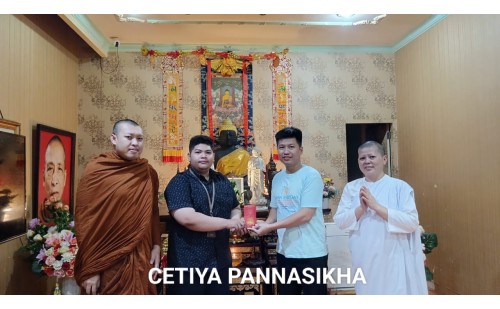 Sanghadana di Masa Vassa kepada Bhikkhu Sangha di 11 Vihara