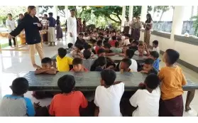 Dana Makan Peserta Program Dhamma di Lombok